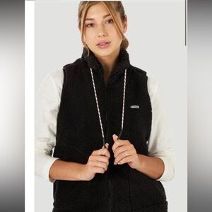 ATG x Wrangler faux Sherpa vest from buckle